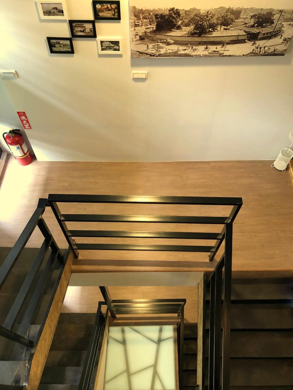 Lost Circle Homestay Тайнань Экстерьер фото